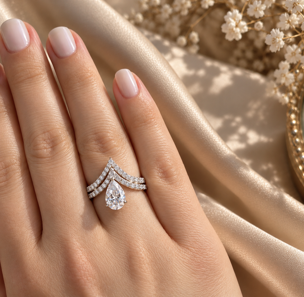 Pear Élan Moissanite Bridal Ring Set