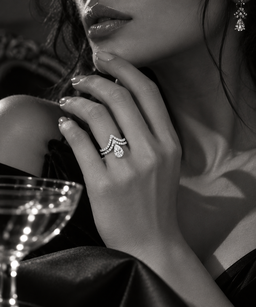 Pear Élan Moissanite Bridal Ring Set