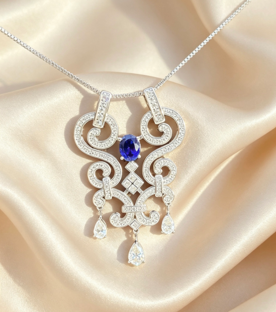 Hend Pendant