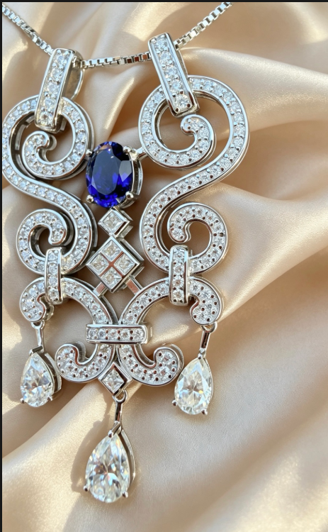 Hend Pendant