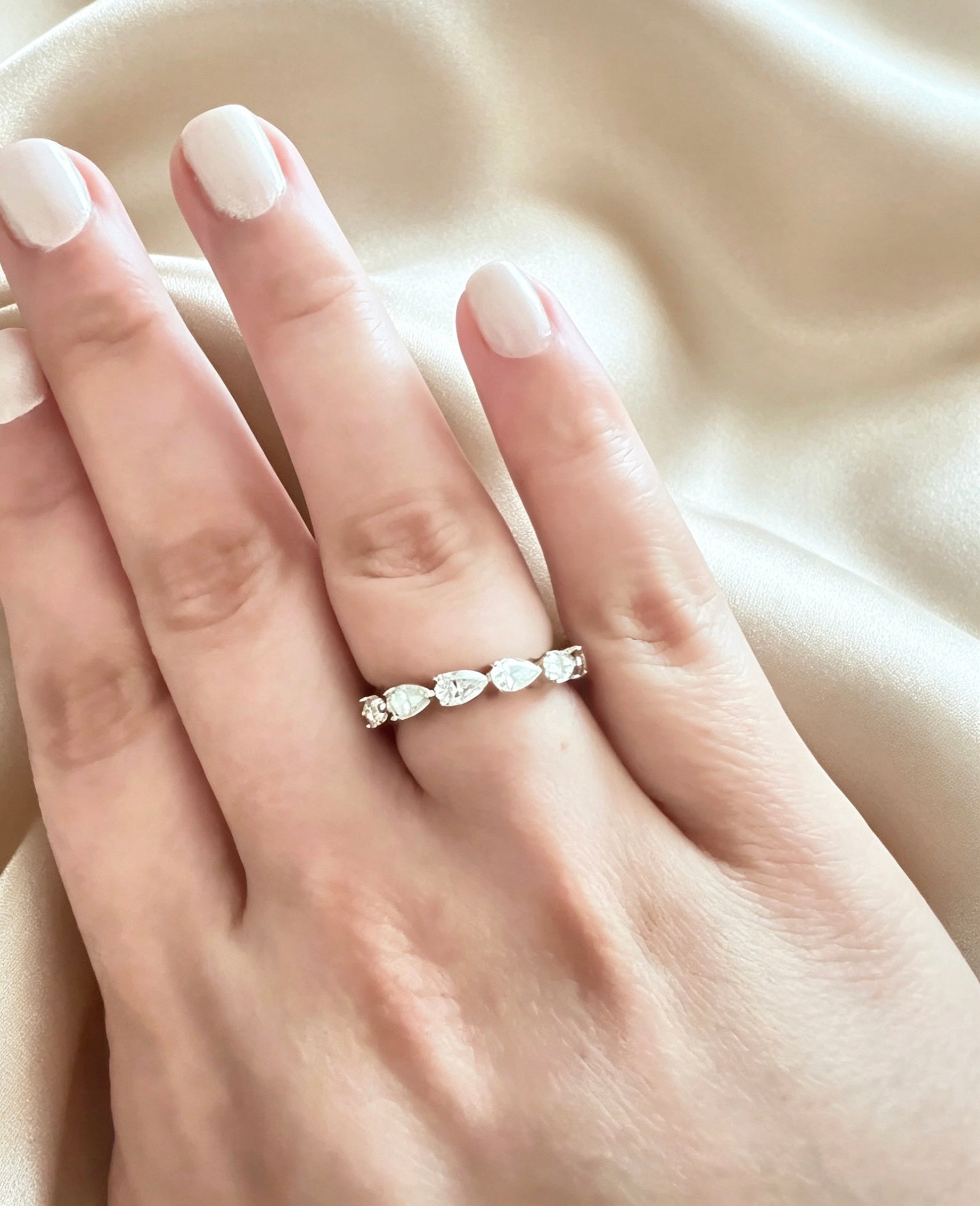 Pear Cut Band