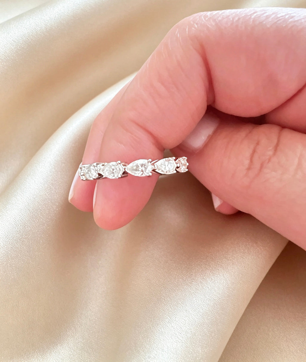Pear Cut Band