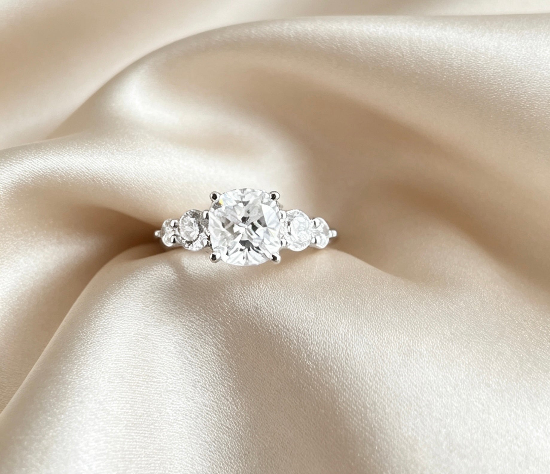 Lilly Ring