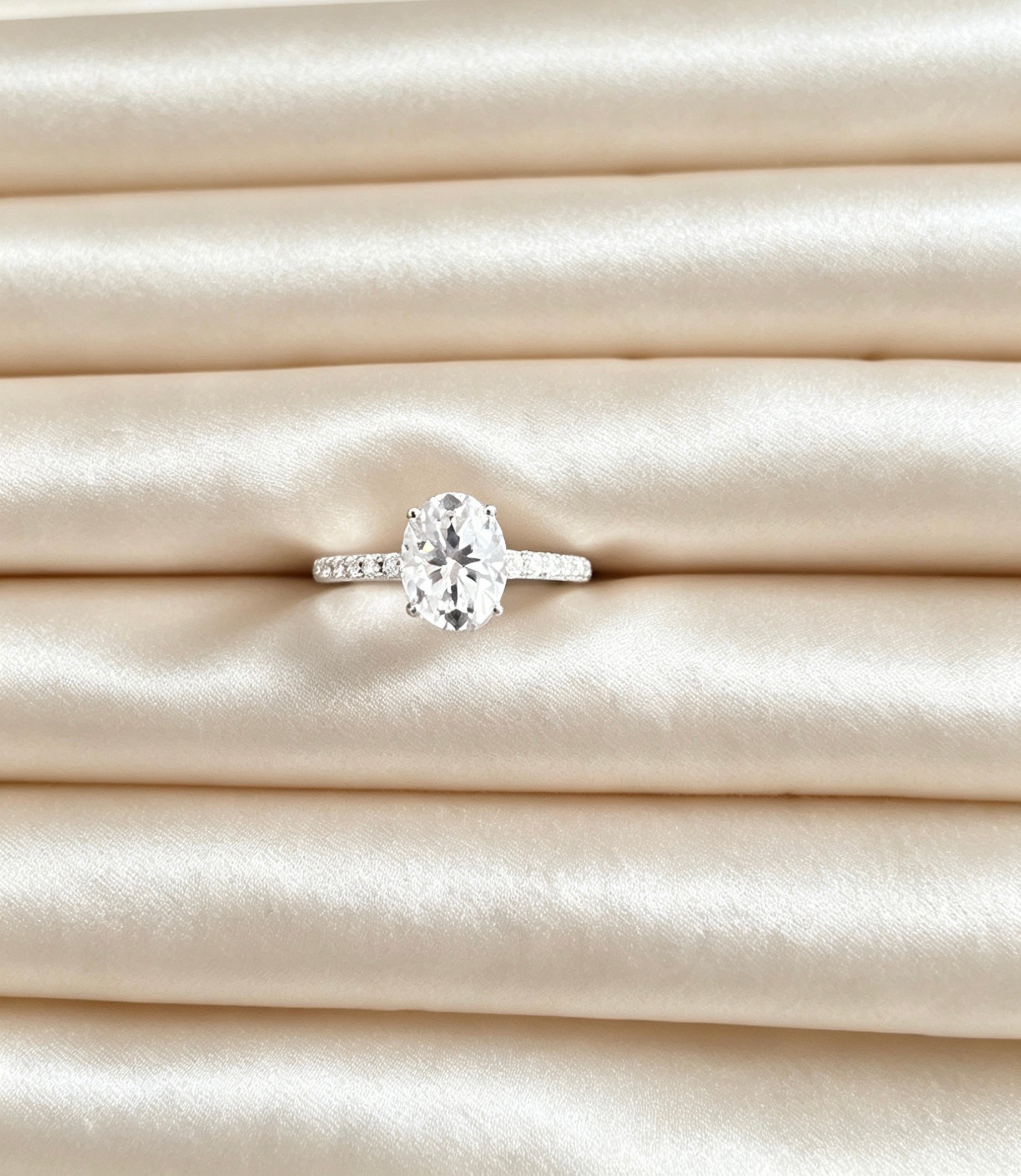 Alessa Glow Ring
