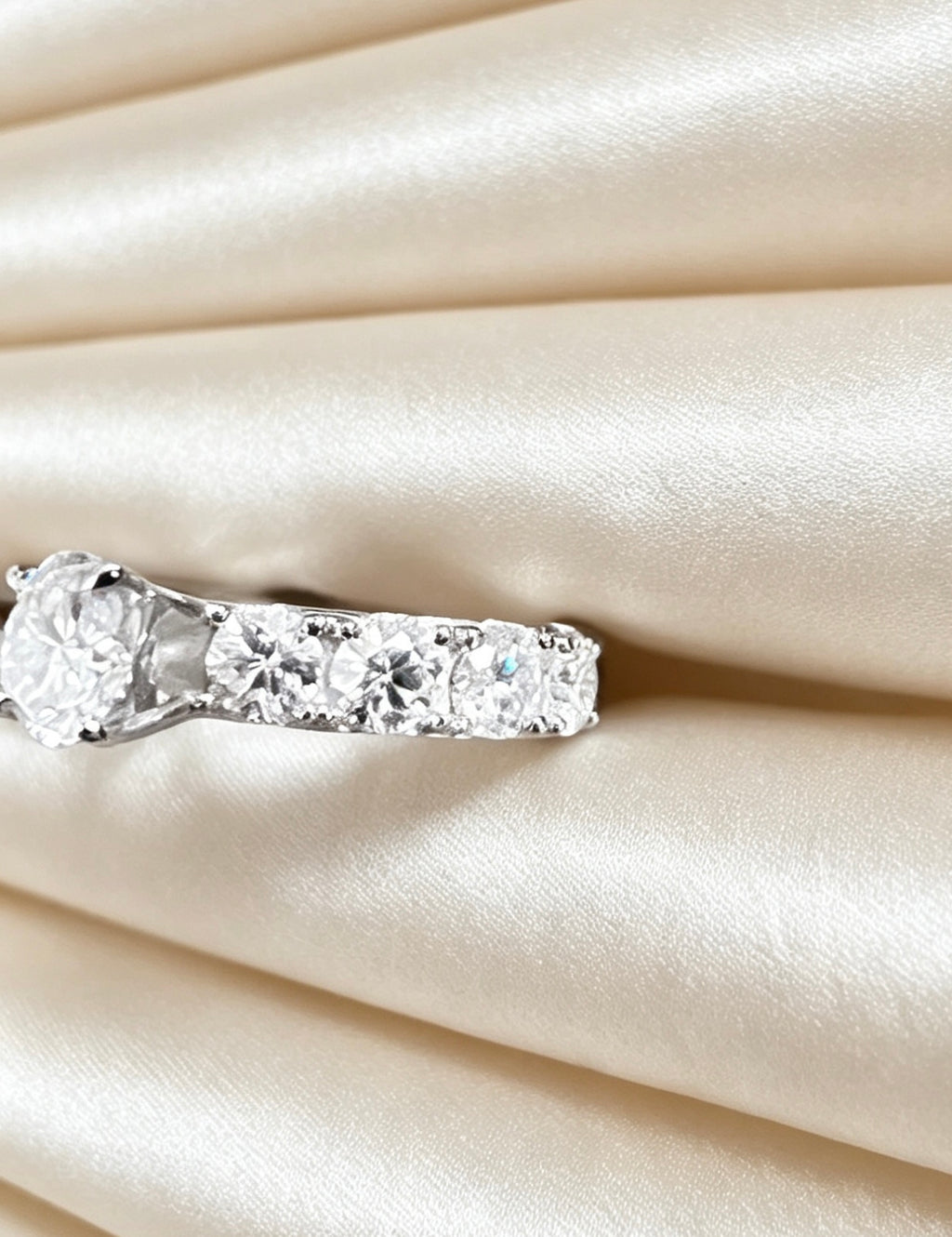 Aurora Royale Ring